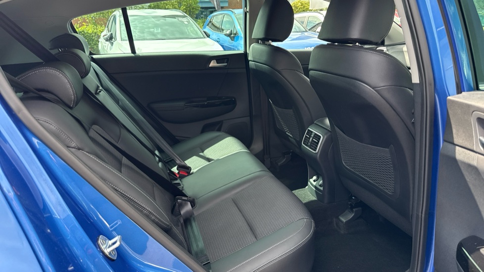 Kia Sportage 1.6 GDi ISG Edition 25 5dr Petrol Estate - Image 16