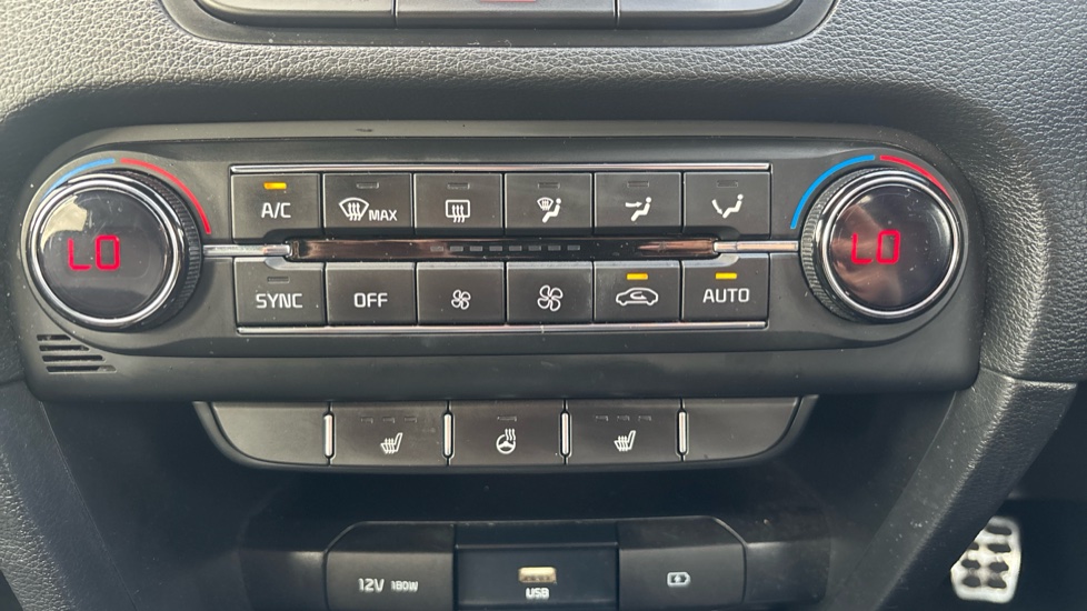 Kia Ceed 1.4T GDi ISG GT-Line 5dr Petrol Hatchback - Image 29