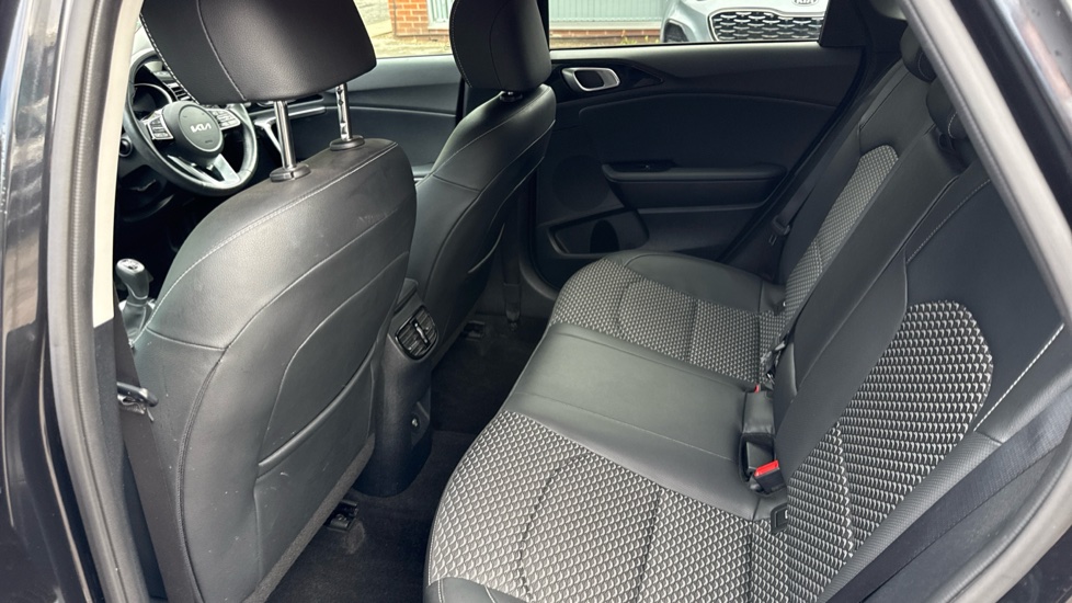 Kia Ceed 1.5T GDi ISG 3 5dr Petrol Estate - Image 16