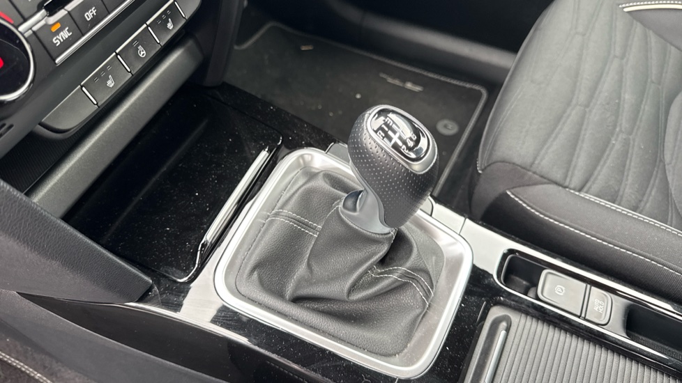 Kia Ceed 1.5T GDi ISG GT-Line 5dr Petrol Hatchback - Image 13