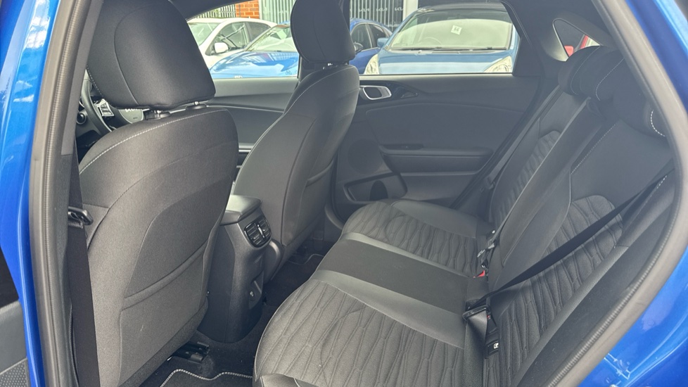 Kia Ceed 1.5T GDi ISG GT-Line 5dr Petrol Hatchback - Image 16
