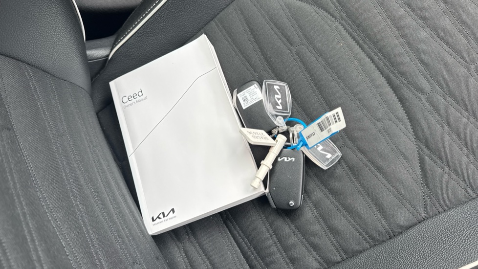 Kia Ceed 1.5T GDi ISG GT-Line 5dr Petrol Hatchback - Image 19