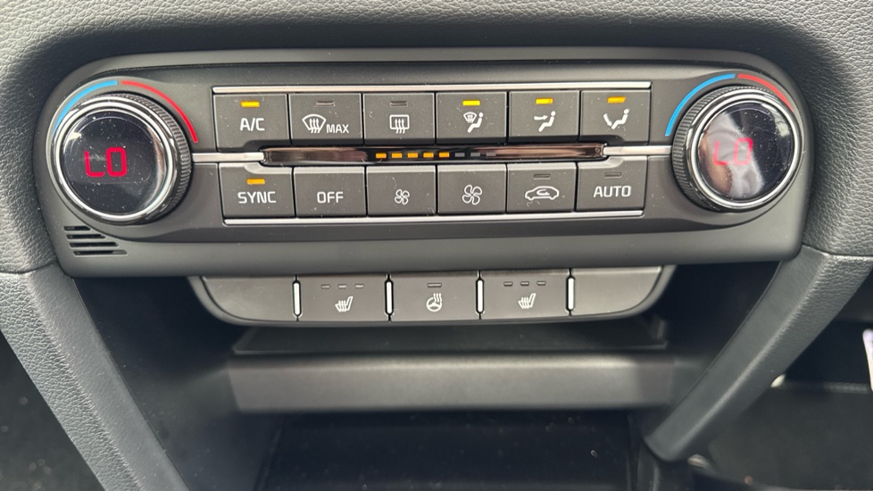Kia Ceed 1.5T GDi ISG GT-Line 5dr Petrol Hatchback - Image 30