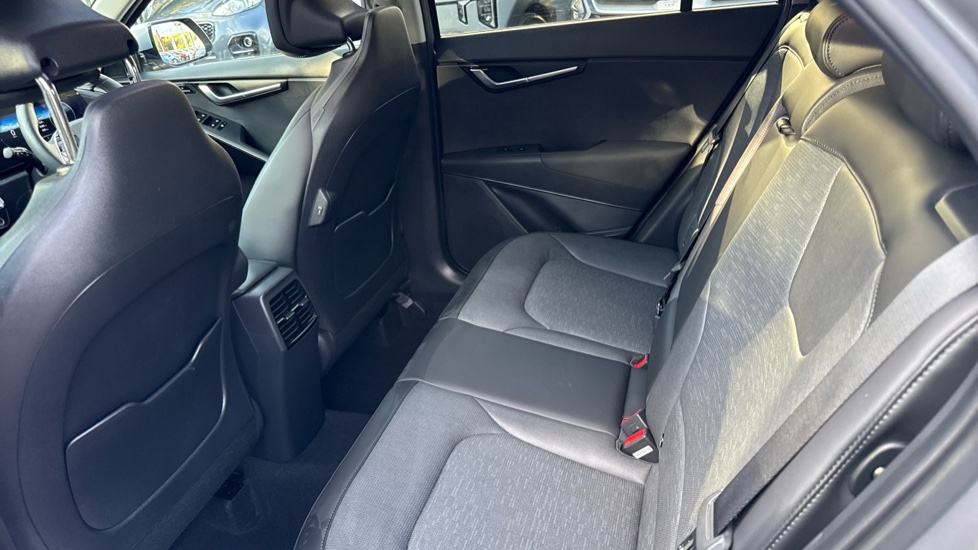 Kia Niro 1.6 GDi Hybrid 4 5dr DCT Hybrid Estate - Image 16