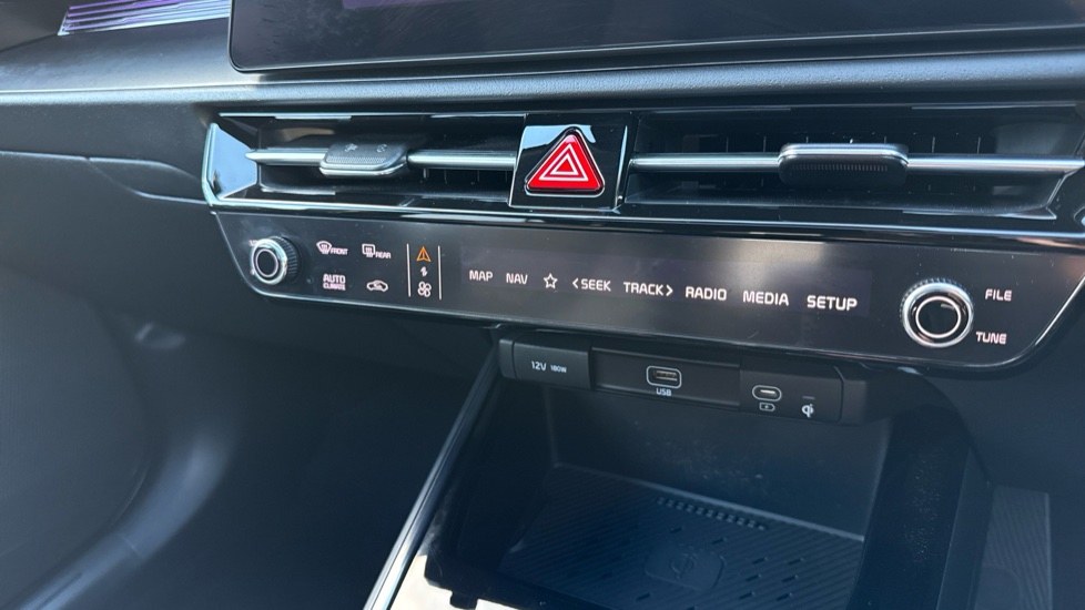 Kia Niro 1.6 GDi Hybrid 4 5dr DCT Hybrid Estate - Image 32