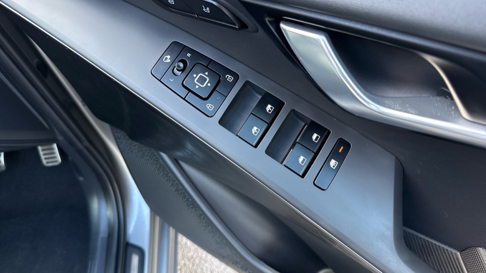Kia Niro 1.6 GDi Hybrid 4 5dr DCT Hybrid Estate - Image 40