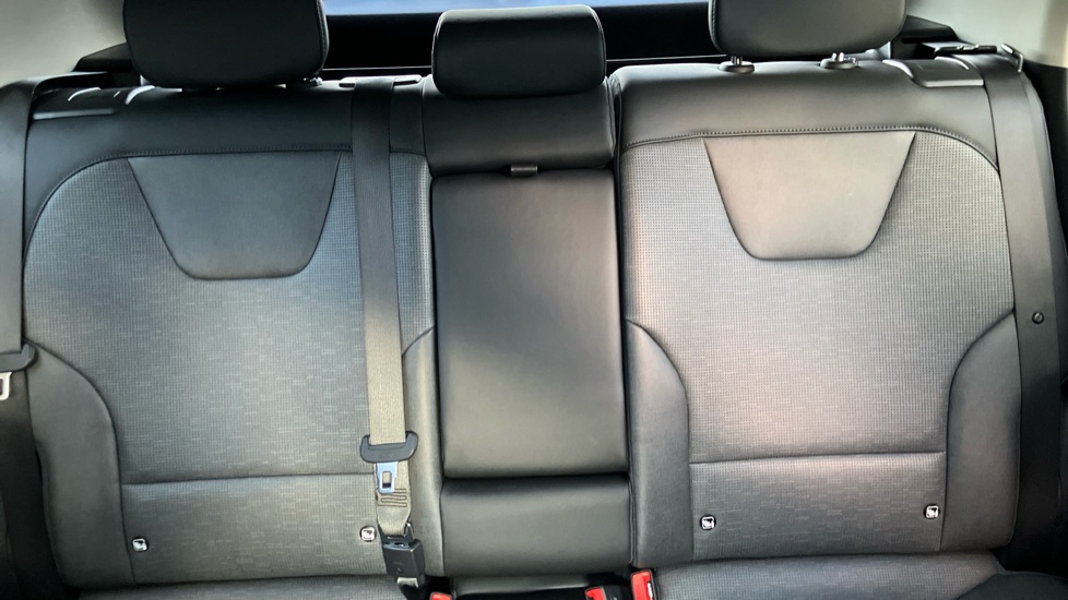 Kia Niro 1.6 GDi Hybrid 4 5dr DCT Hybrid Estate - Image 15