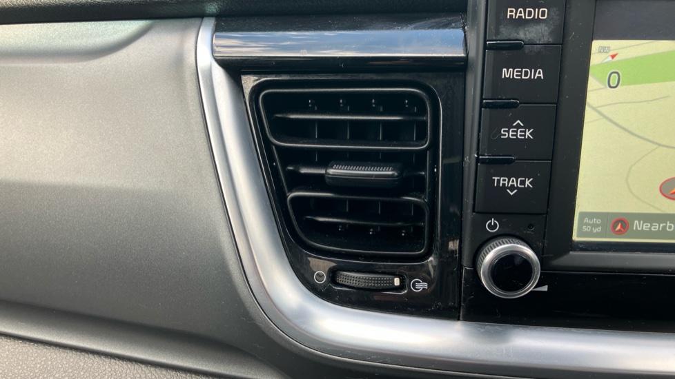 Kia Stonic 1.0T GDi 4 5dr Auto Petrol Estate - Image 32