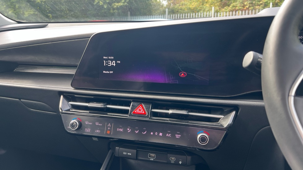 Kia Niro 150kW 4 65kWh 5dr Auto Electric Estate - Image 12