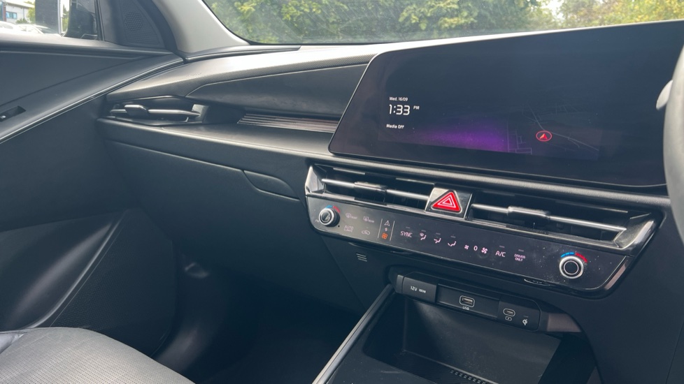 Kia Niro 150kW 4 65kWh 5dr Auto Electric Estate - Image 14
