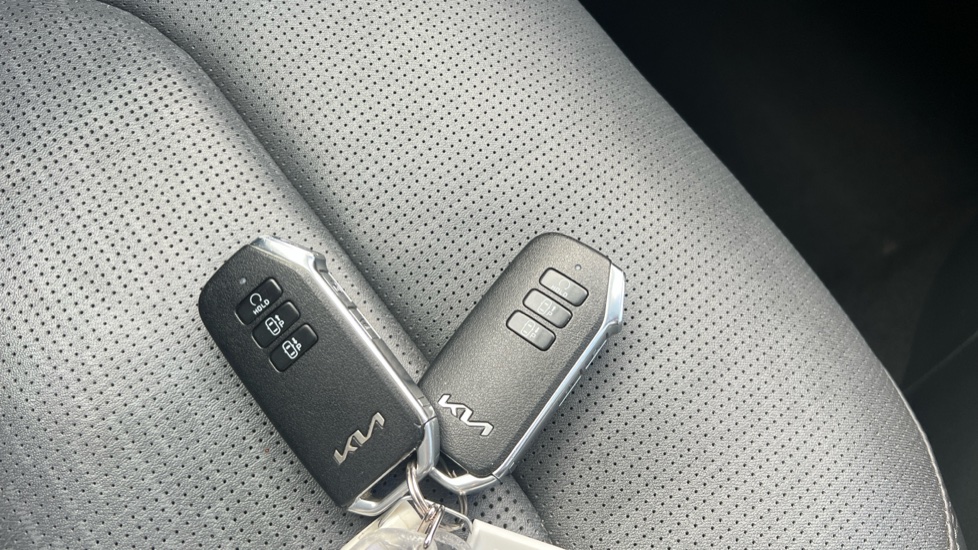 Kia Niro 150kW 4 65kWh 5dr Auto Electric Estate - Image 20