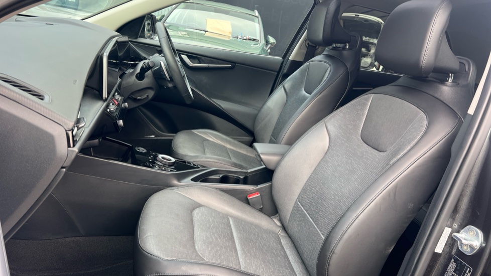 Kia Niro 150kW 4 65kWh 5dr Auto Electric Estate - Image 21