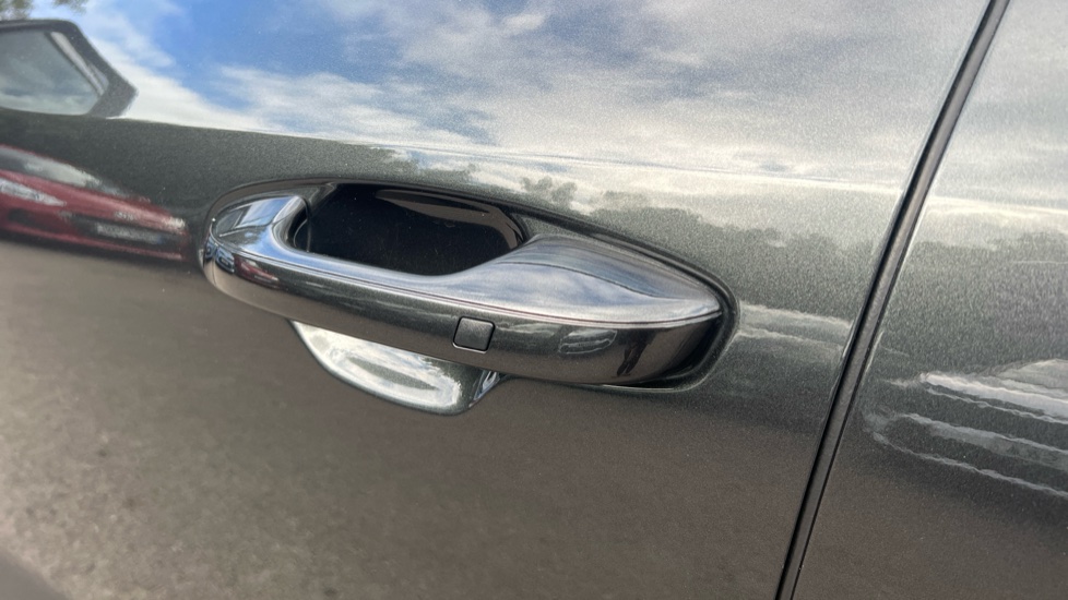 Kia Niro 150kW 4 65kWh 5dr Auto Electric Estate - Image 22