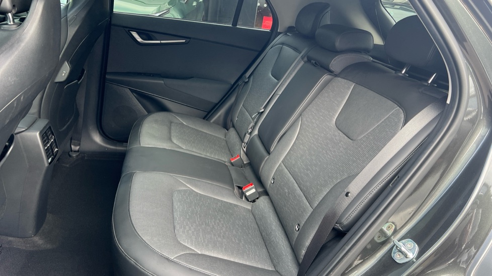 Kia Niro 150kW 4 65kWh 5dr Auto Electric Estate - Image 23