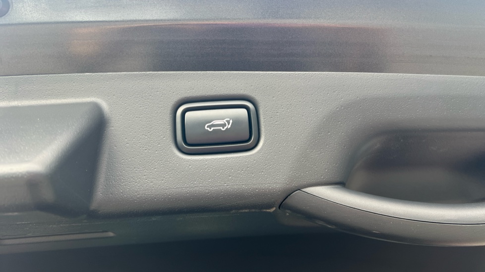 Kia Niro 150kW 4 65kWh 5dr Auto Electric Estate - Image 25