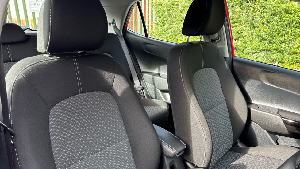Kia Picanto 1.0 2 5dr Petrol Hatchback - Image 44