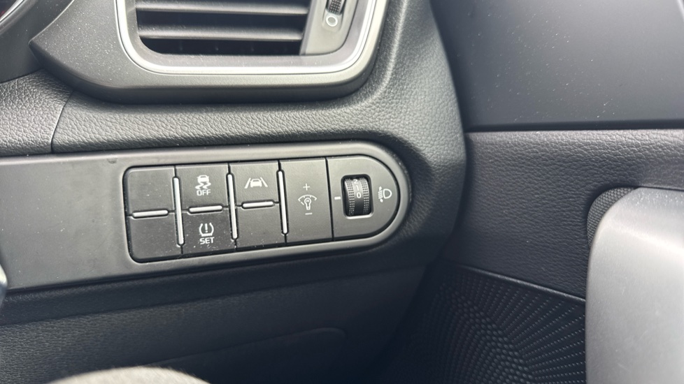 Kia Xceed 1.5T GDi ISG 138 2 5dr Petrol Hatchback - Image 26