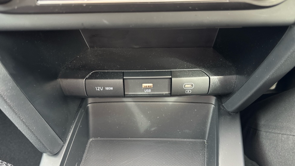 Kia Xceed 1.5T GDi ISG 138 2 5dr Petrol Hatchback - Image 30