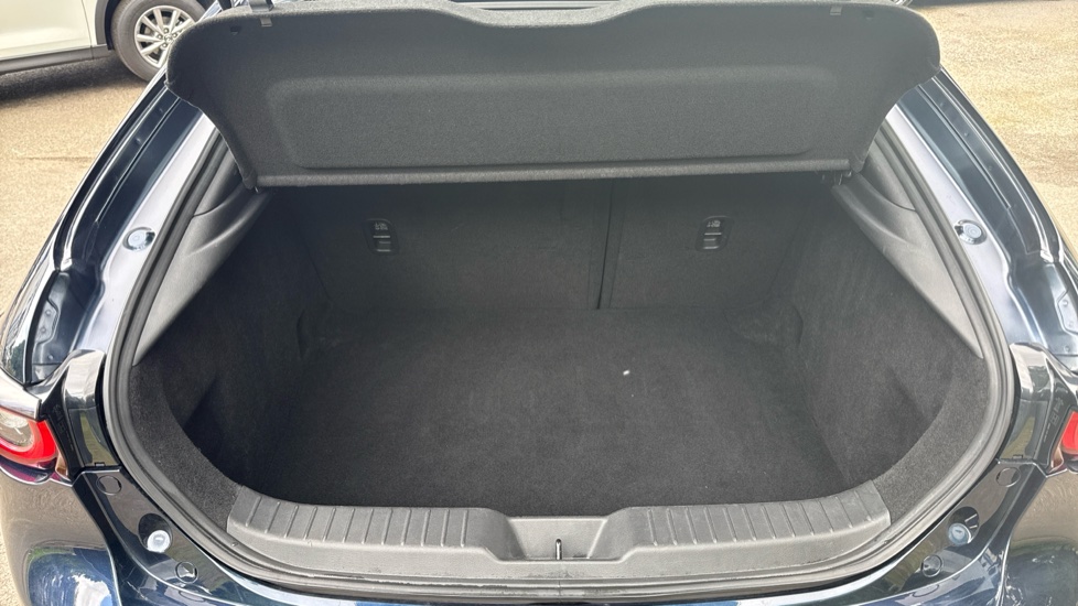 Mazda 3 2.5 e-Skyactiv G MHEV 140 Exclusive-Line 5dr Auto Petrol Hatchback - Image 4