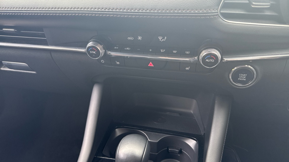 Mazda 3 2.5 e-Skyactiv G MHEV 140 Exclusive-Line 5dr Auto Petrol Hatchback - Image 21