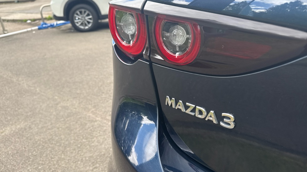 Mazda 3 2.5 e-Skyactiv G MHEV 140 Exclusive-Line 5dr Auto Petrol Hatchback - Image 27