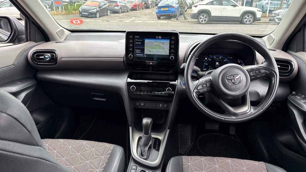 Toyota Yaris Cross 1.5 Hybrid Excel AWD 5dr CVT Hybrid Estate - Image 10