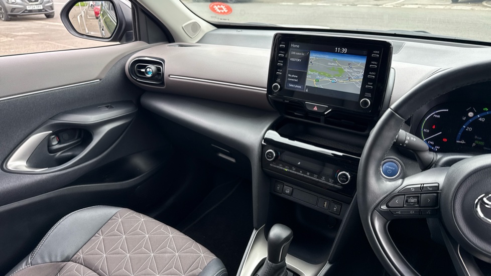 Toyota Yaris Cross 1.5 Hybrid Excel AWD 5dr CVT Hybrid Estate - Image 14