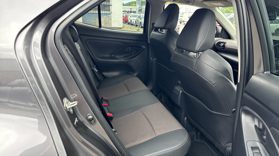 Toyota Yaris Cross 1.5 Hybrid Excel AWD 5dr CVT Hybrid Estate - Image 16