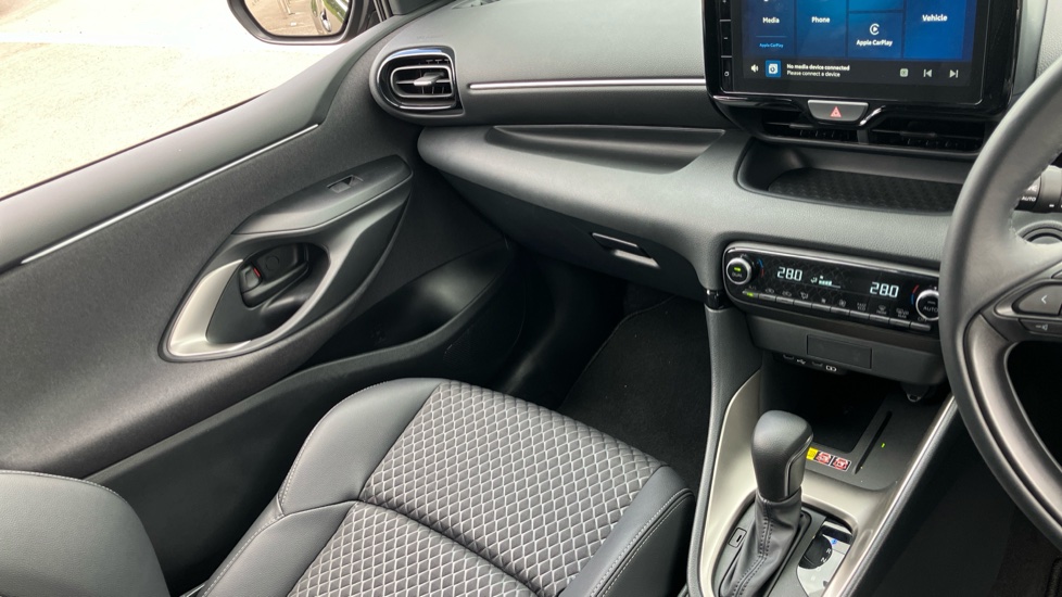 Mazda 2 Hybrid 1.5i Hybrid Homura 5dr CVT Hybrid Hatchback - Image 14