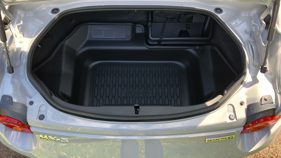 Mazda MX-5 1.5 [132] Exclusive-Line 2dr Petrol Convertible - Image 4