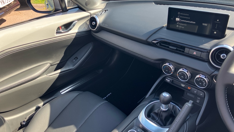 Mazda MX-5 1.5 [132] Exclusive-Line 2dr Petrol Convertible - Image 14