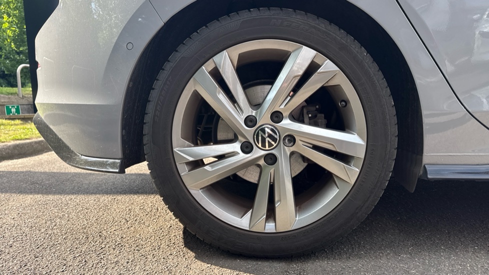 Volkswagen Golf 1.5 eTSI 150 R-Line 5dr DSG Petrol Hatchback - Image 7