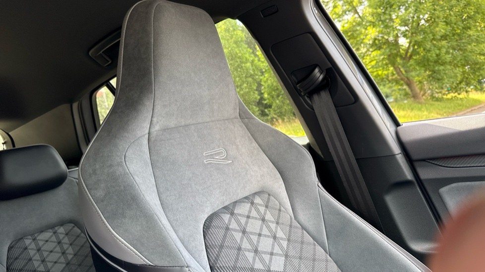 Volkswagen Golf 1.5 eTSI 150 R-Line 5dr DSG Petrol Hatchback - Image 25