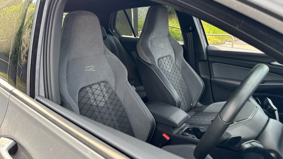 Volkswagen Golf 1.5 eTSI 150 R-Line 5dr DSG Petrol Hatchback - Image 29