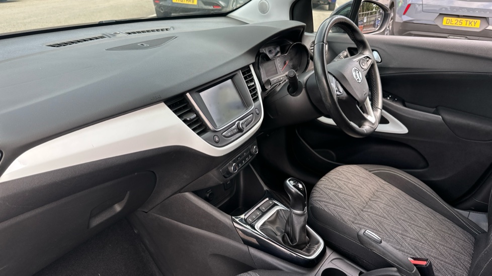 Vauxhall Crossland X 1.2 [83] Griffin 5dr [Start Stop] Petrol Hatchback - Image 9