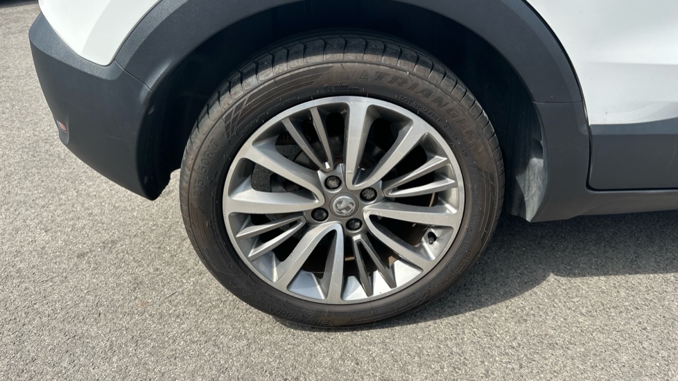 Vauxhall Crossland X 1.2 [83] Griffin 5dr [Start Stop] Petrol Hatchback - Image 25
