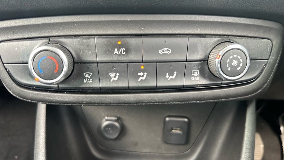 Vauxhall Crossland X 1.2 [83] Griffin 5dr [Start Stop] Petrol Hatchback - Image 35