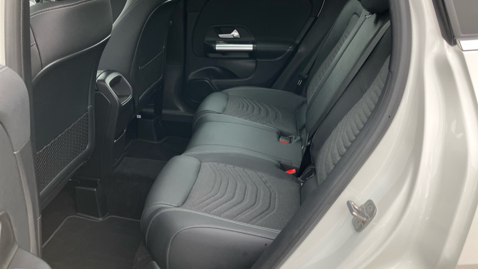 Mercedes-Benz GLA 180 Sport Edition 5dr Auto Petrol Hatchback - Image 16