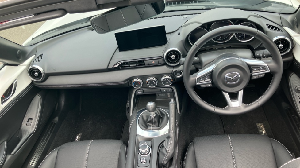 Mazda MX-5 1.5 [132] Exclusive-Line 2dr Petrol Convertible RF - Image 10