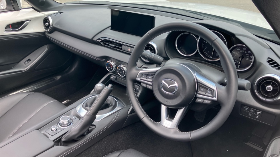 Mazda MX-5 1.5 [132] Exclusive-Line 2dr Petrol Convertible RF - Image 11