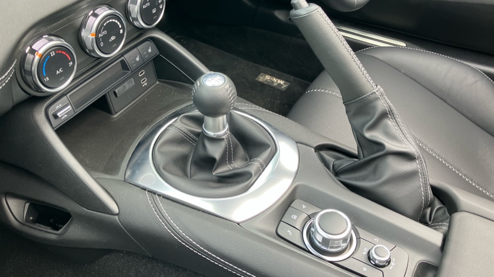 Mazda MX-5 1.5 [132] Exclusive-Line 2dr Petrol Convertible RF - Image 13