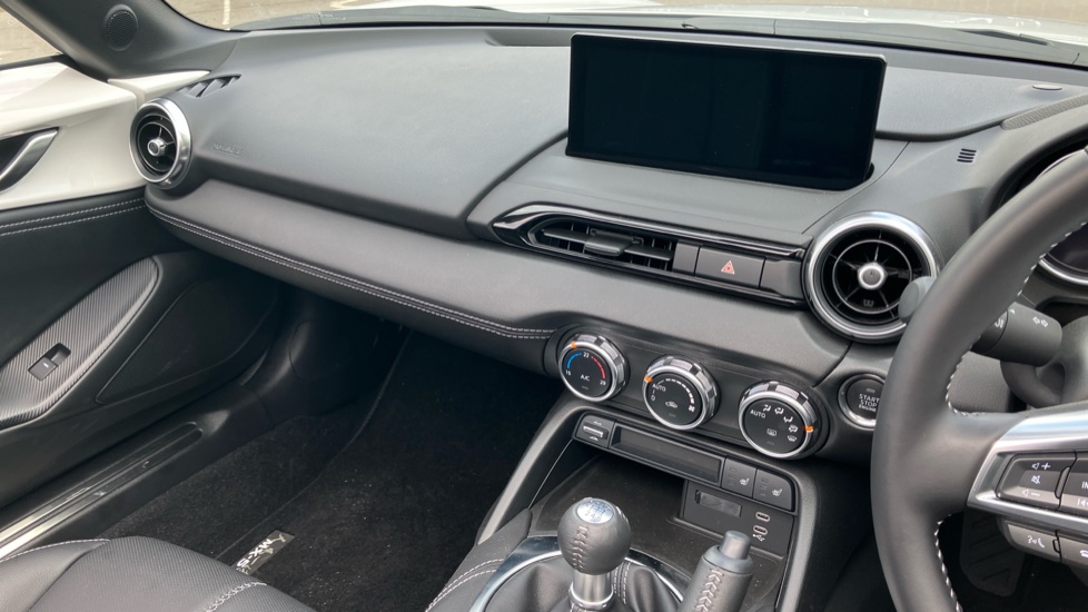 Mazda MX-5 1.5 [132] Exclusive-Line 2dr Petrol Convertible RF - Image 14