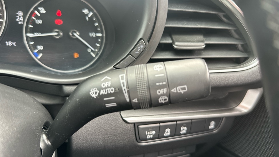 Mazda 3 2.0 e-Skyactiv G MHEV SE-L 5dr Petrol Hatchback - Image 24