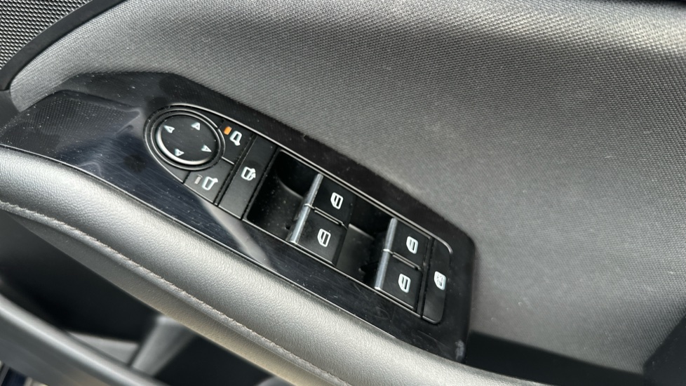 Mazda 3 2.0 e-Skyactiv G MHEV SE-L 5dr Petrol Hatchback - Image 33