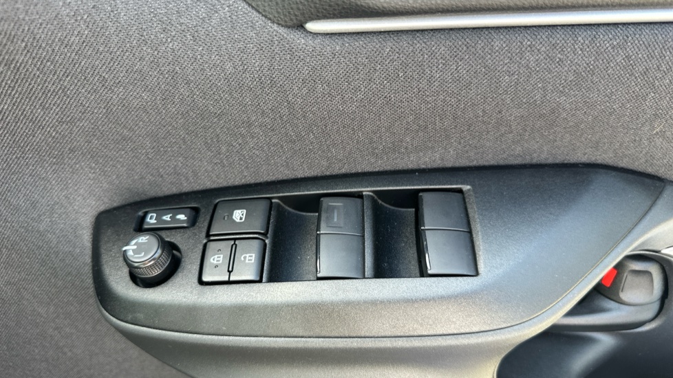Mazda 2 Hybrid 1.5i Hybrid Exclusive Line 5dr CVT Hybrid Hatchback - Image 30