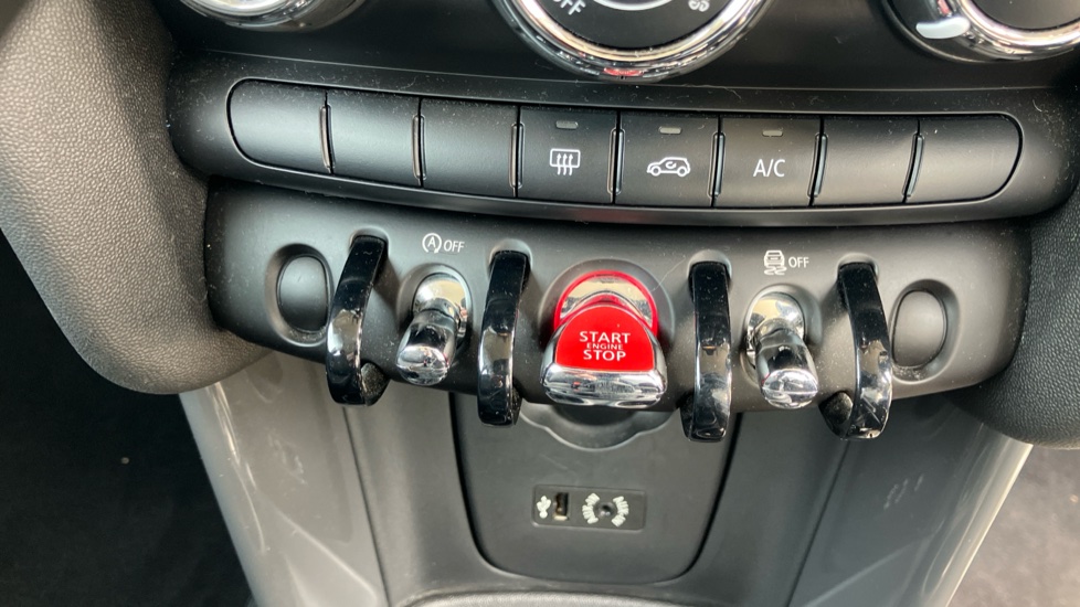 MINI Hatchback 1.5 Cooper 3dr Petrol Hatchback - Image 22