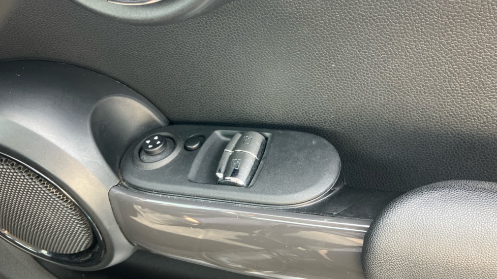 MINI Hatchback 1.5 Cooper 3dr Petrol Hatchback - Image 28