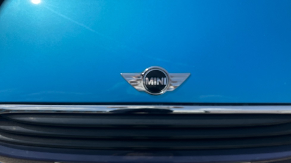 MINI Hatchback 1.5 Cooper 3dr Petrol Hatchback - Image 32