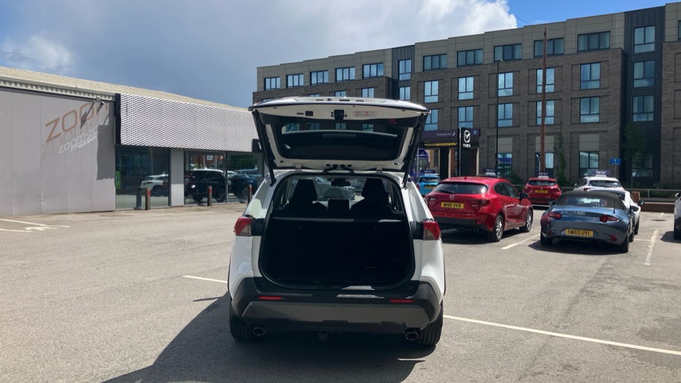 Toyota RAV4 2.5 VVT-i Hybrid Design 5dr CVT Hybrid Estate - Image 4