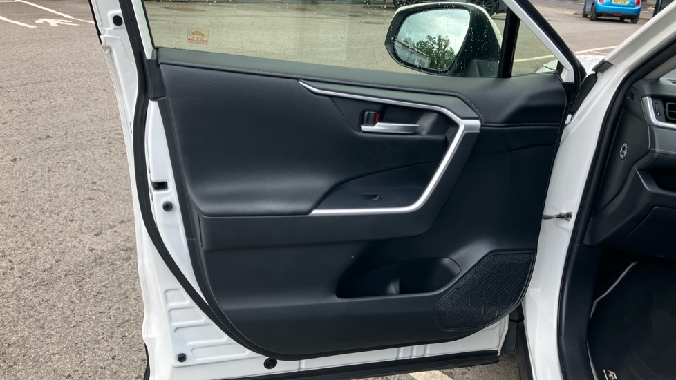 Toyota RAV4 2.5 VVT-i Hybrid Design 5dr CVT Hybrid Estate - Image 22